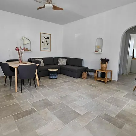 Seaside Gem - Cycladic 2br 500m From Center * Tínos