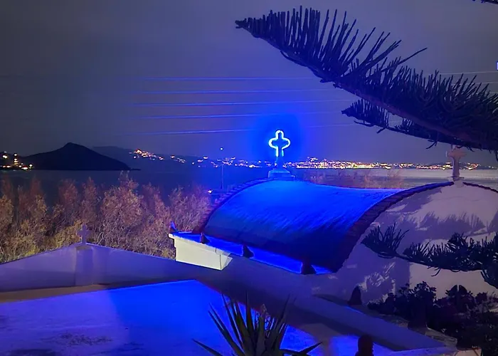 Seaside Gem - Cycladic 2br 500m From Center