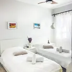 Seaside Gem - Cycladic 2br 500m From Center * Tínos