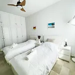 Seaside Gem - Cycladic 2br 500m From Center Prázdninový dům *
