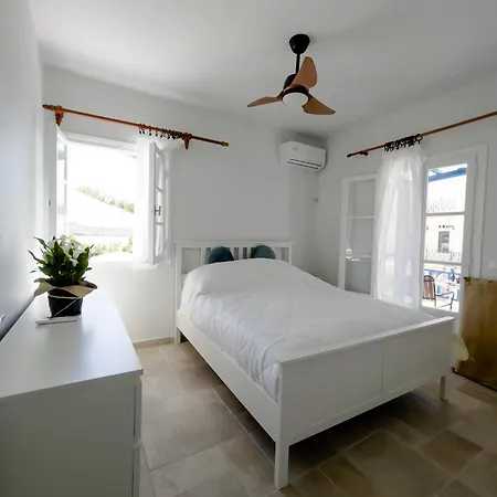 Seaside Gem - Cycladic 2br 500m From Center